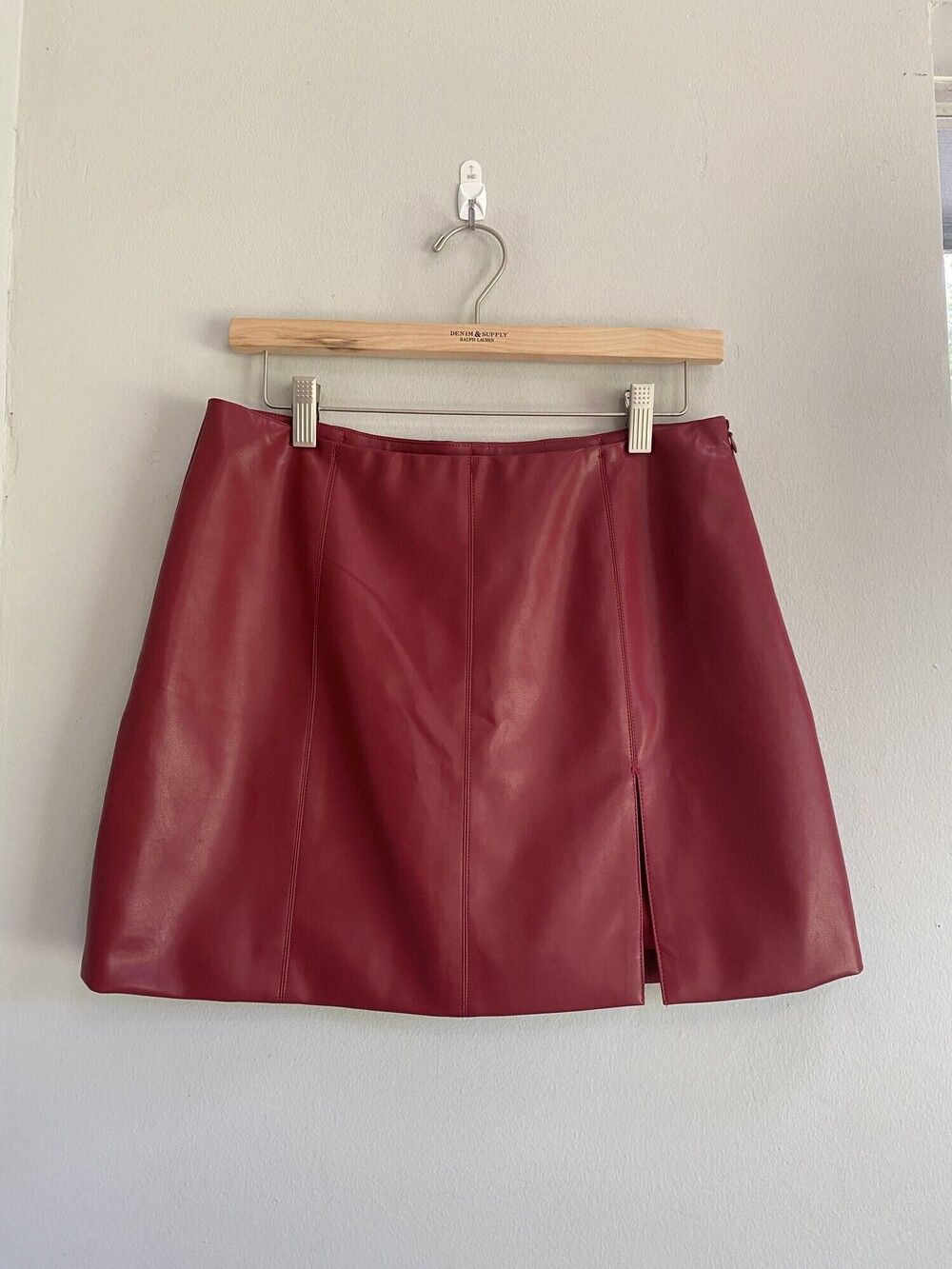 Lisa Says Gah Red Faux Leather Front Slit Mini Skirt NWT M